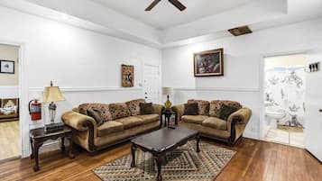 Suite, 2 letti queen | Area soggiorno