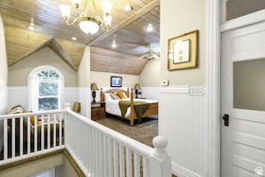 Bee Suite | Free WiFi - Monroe Inn (Monroe)