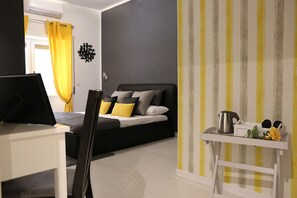 Phòng đôi Premium | Bộ đồ giường cao cấp, minibar, két bảo mật tại phòng, bàn 