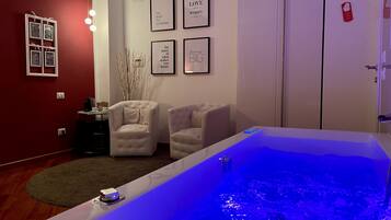 Luxury Suite, Jetted Tub | Premium bedding, minibar, in-room safe, desk