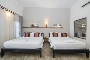 패밀리룸 (Deluxe Suite-Free Roundtrip Transfer) | 미니바, 객실 내 금고, 책상, 다리미/다리미판
