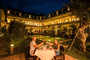 Poolside bar - Ompil Angkor Residence (Siem Reap)