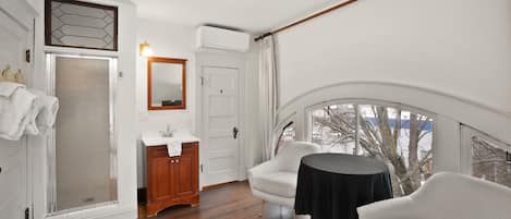 The Church Suite | 1 bedroom, iron/ironing board, free WiFi, bed sheets