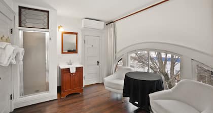 Greenbriar Inn