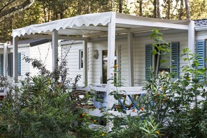 Classic Mobile Home, 2 Bedrooms | Cribs/infant beds - Camping Flumendosa (Pula)