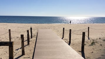 Am Strand, weißer Sandstrand