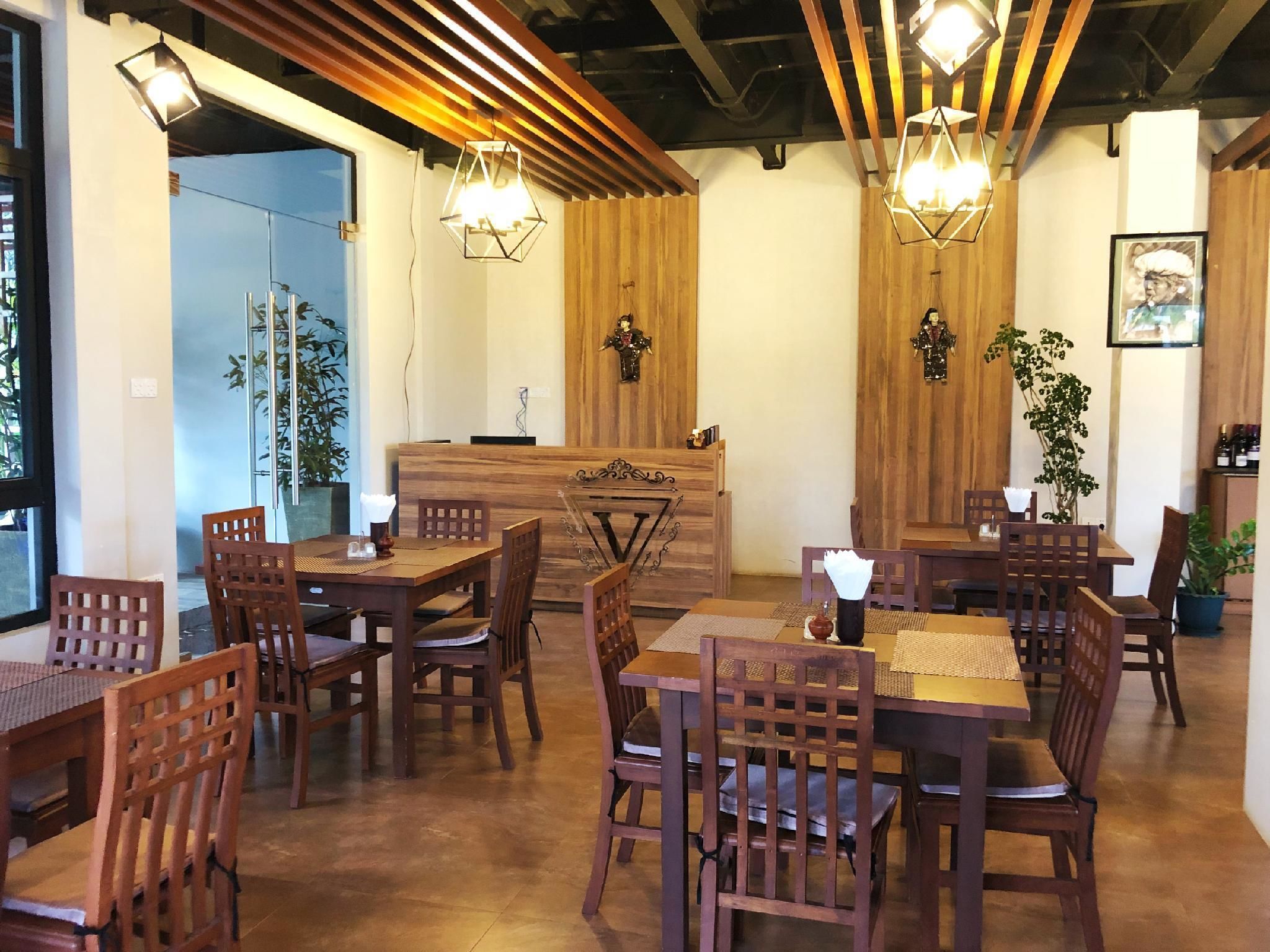 breakfast, lunch, dinner served; asian cuisine