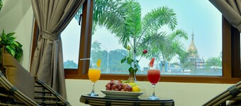 卡巴薩新卡爾飯店