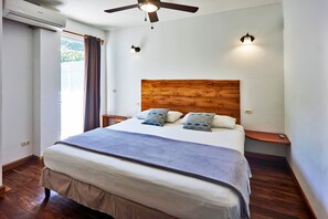 Apartment, 2 Schlafzimmer (White) | Hochwertige Bettwaren, Zimmersafe, Verdunkelungsvorhänge