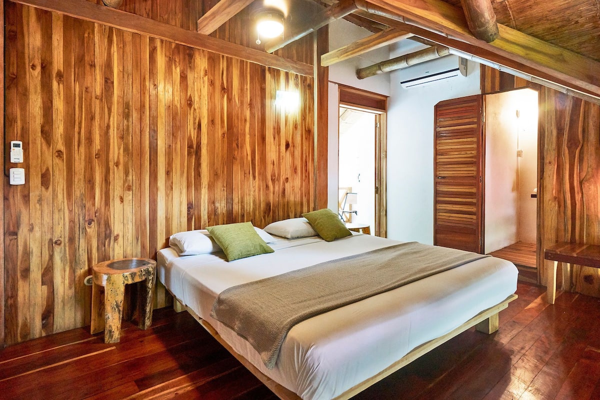 Duplex, 2 Bedrooms (Master)