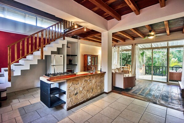 Duplex, 2 Bedrooms (Master) | Private kitchen | Full-size fridge, coffee/tea maker, cookware/dishes/utensils - Principe del Pacifico (Cóbano)