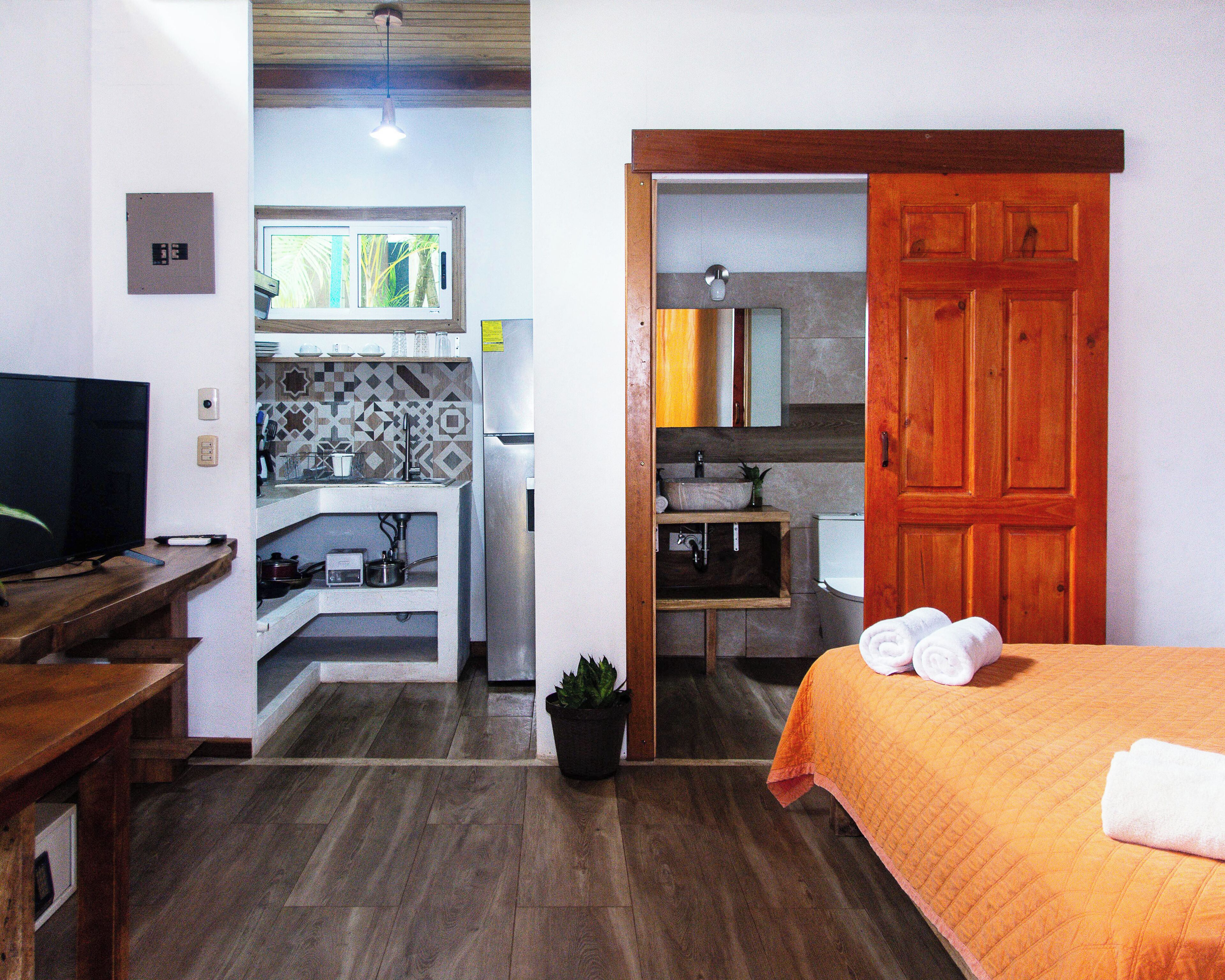 Estudio, 1 habitación (Tora) | Ropa de cama de alta calidad y caja de seguridad en la habitación 