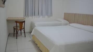 Quarto casal | Frigobar, Wi-Fi de cortesia, roupa de cama