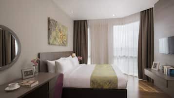 Minibar, desk, soundproofing, iron/ironing board