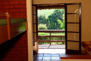 Minibar, escritorio, wifi y ropa de cama