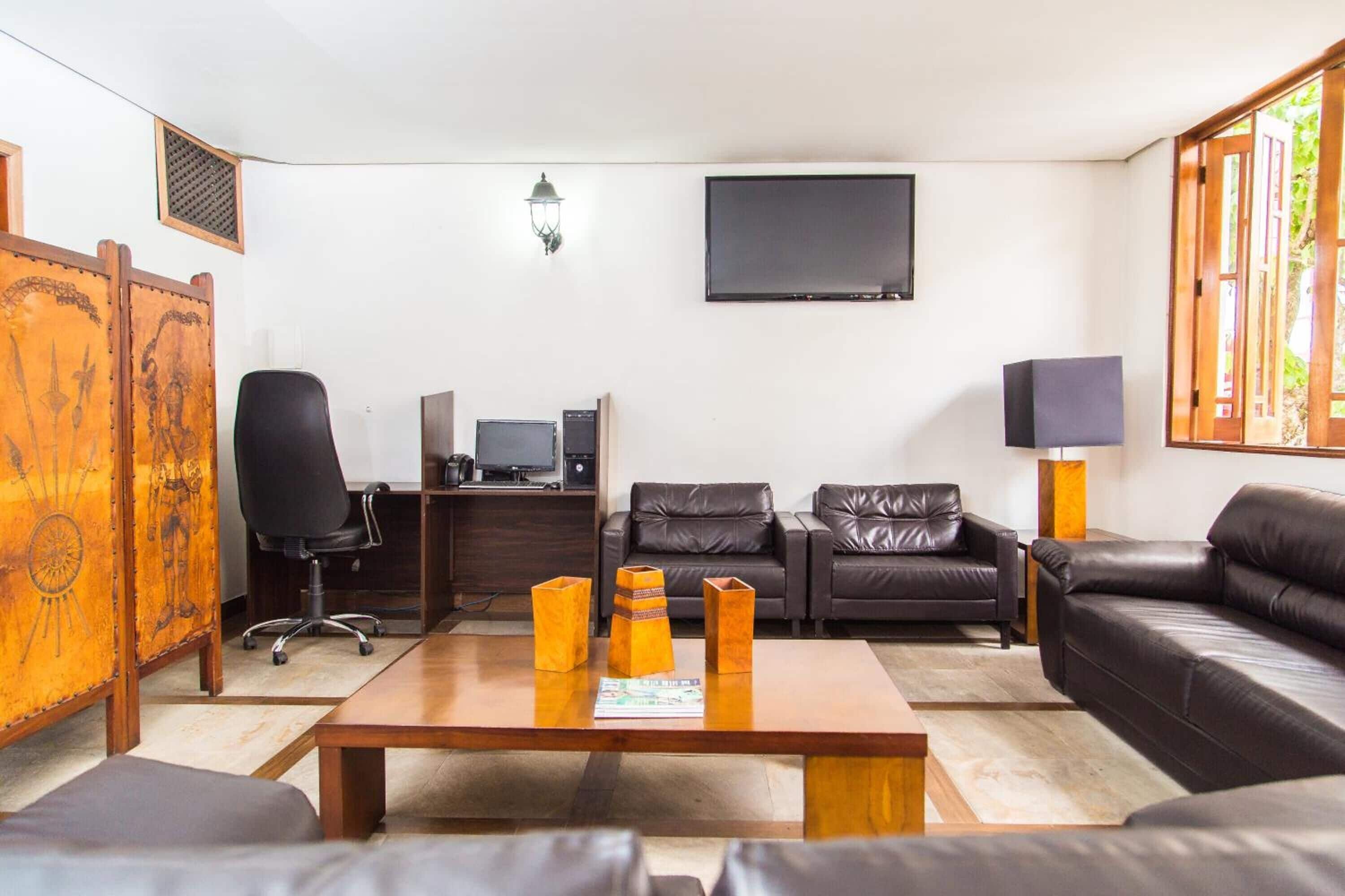 32-inch lcd tv with satellite channels, tv