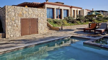 3 albercas al aire libre