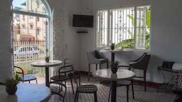 Free daily full breakfast