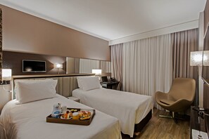 In-room safe, blackout curtains, soundproofing, free WiFi - Hotel Atlântico Prime (Rio de Janeiro)