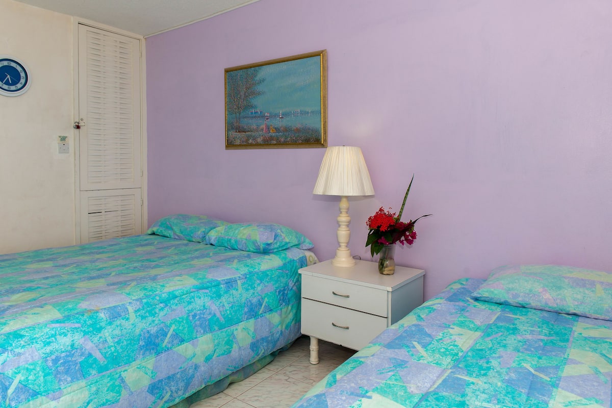 Comfort Studio, Multiple Beds, City View | 1 bedroom, in-room safe, WiFi, bed sheets