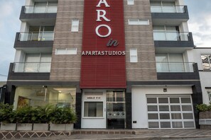 Front of property - Hotel Piaro In Apartasuites (Cali)