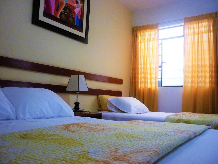 Klassieke Twin kamer, niet-roken, privébadkamer | Bedden met traagschuimmatrassen, een laptopwerkplek, gratis wifi