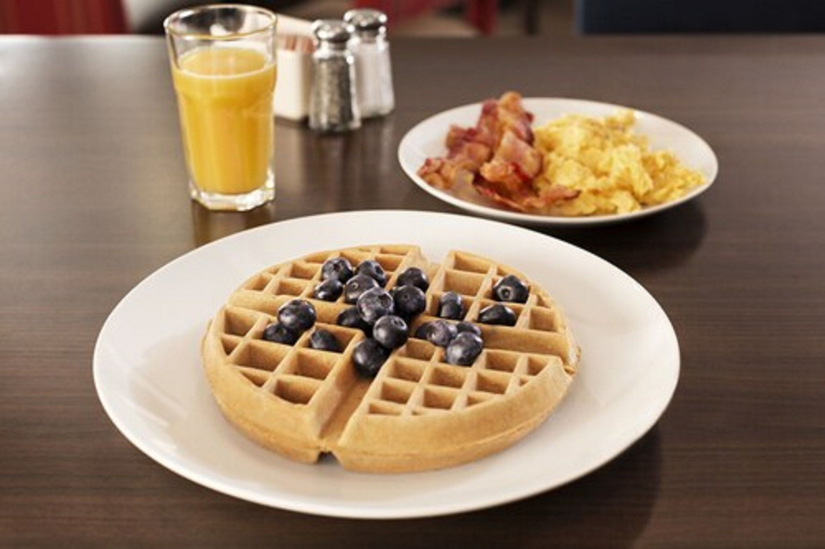 free daily full breakfast