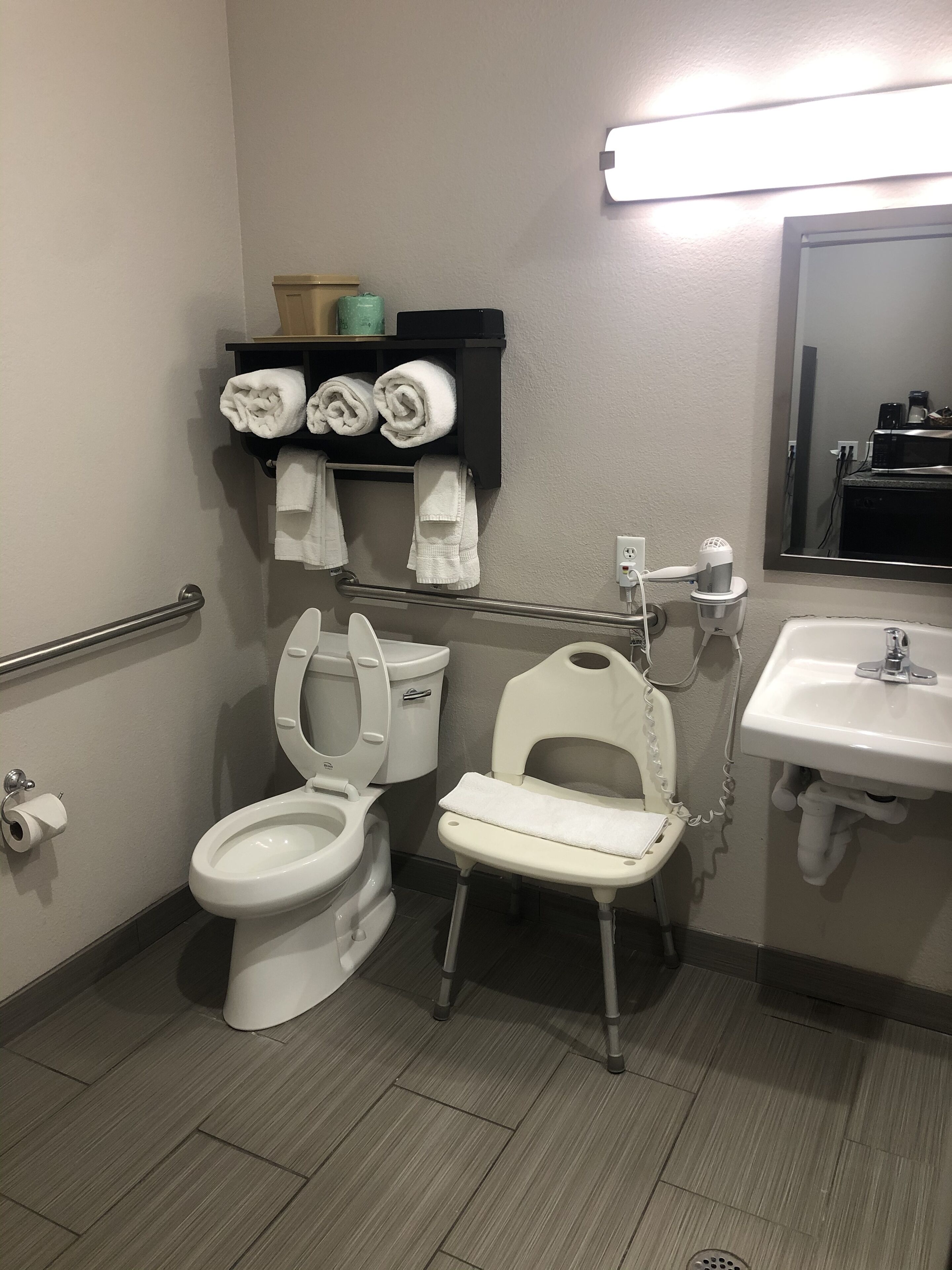 combined shower/bathtub, free toiletries, hair dryer, towels
