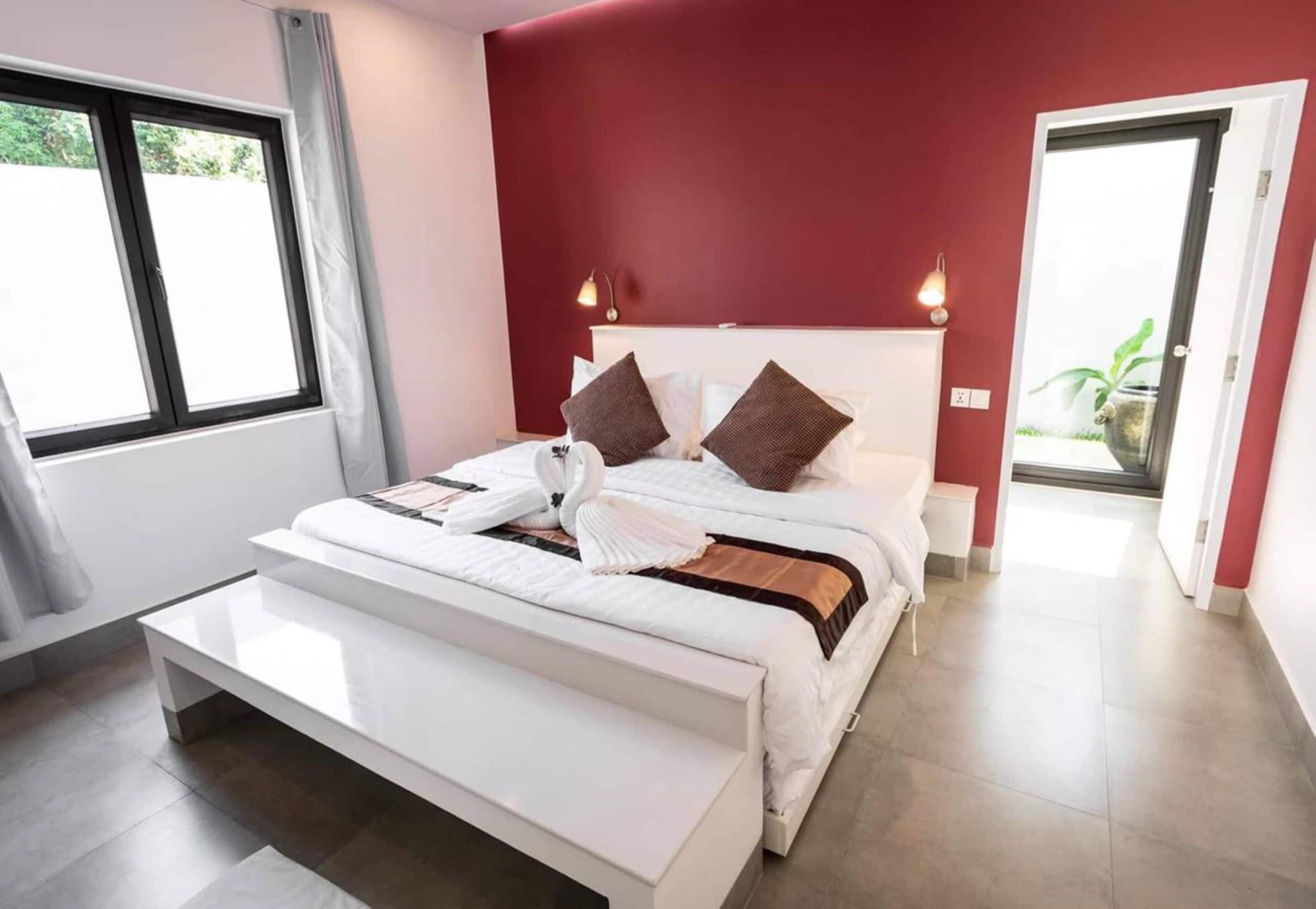 family villa with private jacuzzi (2 king beds and 4 single beds and 1 living room with sofa bed) | premium bedding, minibar, in-room safe, bed sheets