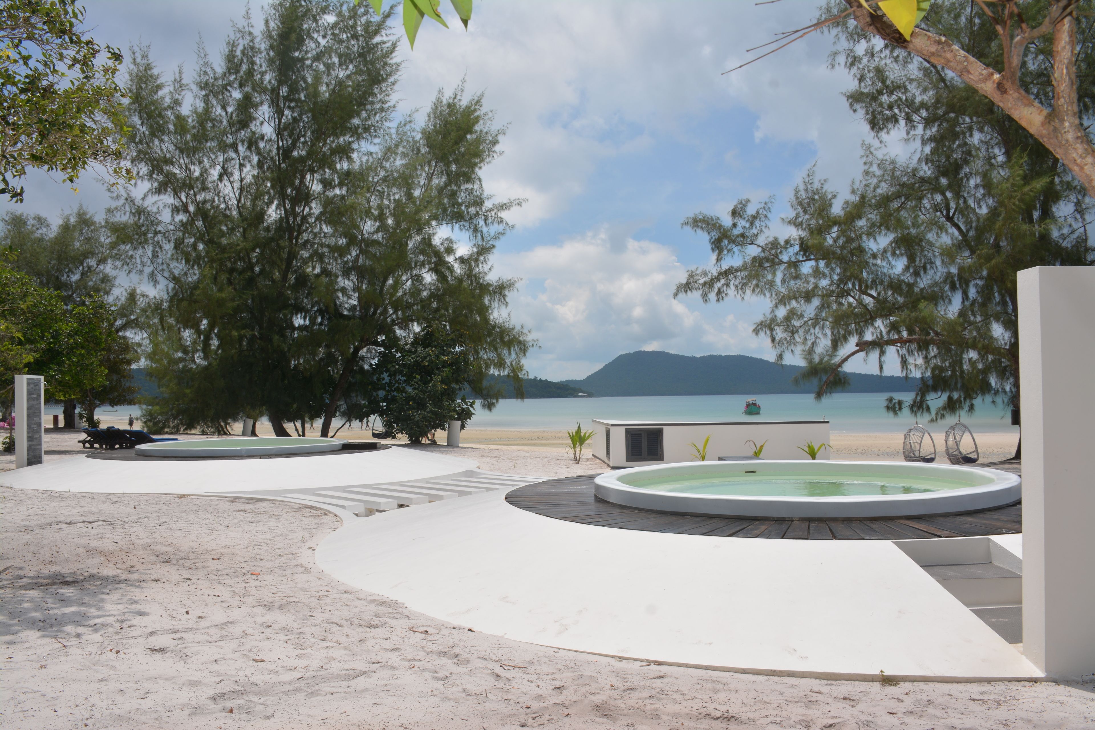 Outdoor pool, sun loungers