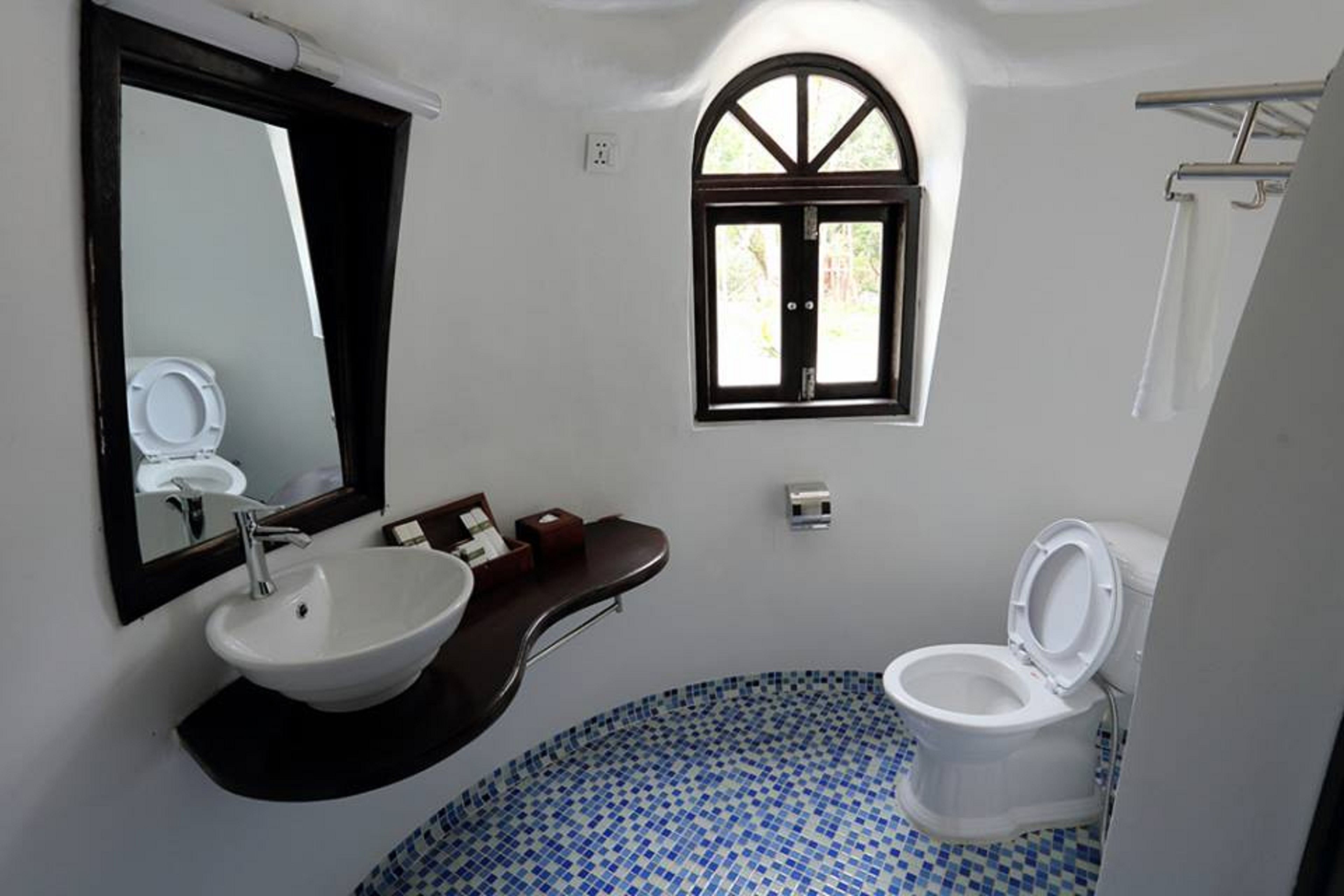 dome room | bathroom | shower, hair dryer, bathrobes, slippers