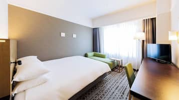 Standard-dobbeltværelse - ikke-ryger (Moderate Double) | Dundyner, pengeskab på værelset, skrivebord, mørklægningsgardiner