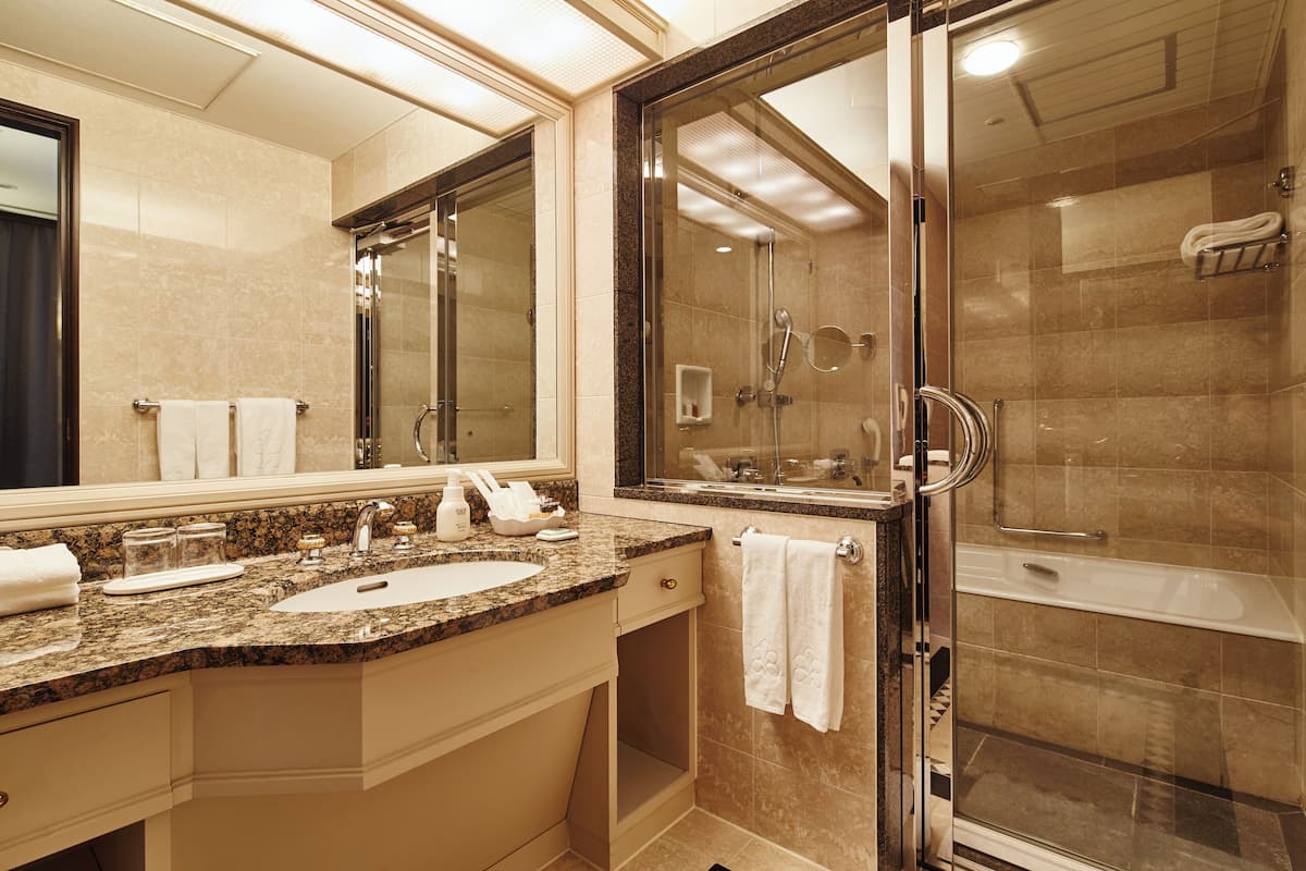 down duvets, in-room safe, desk, blackout curtains