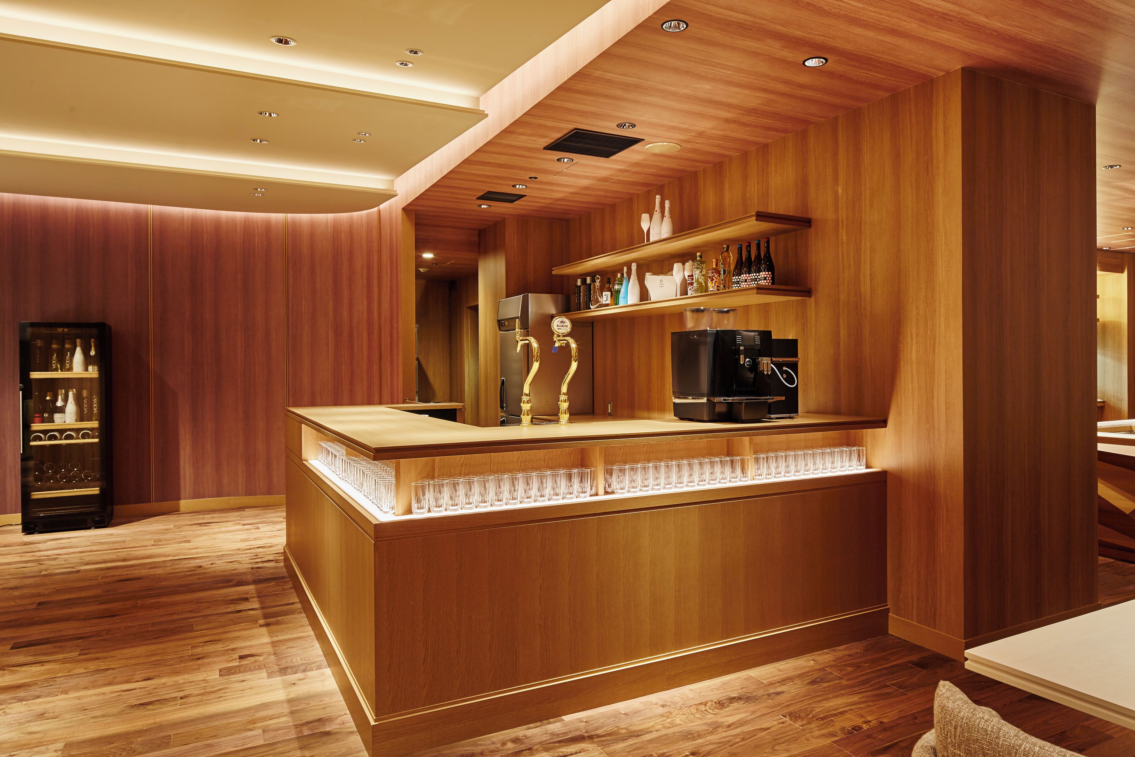 breakfast, lunch and dinner served