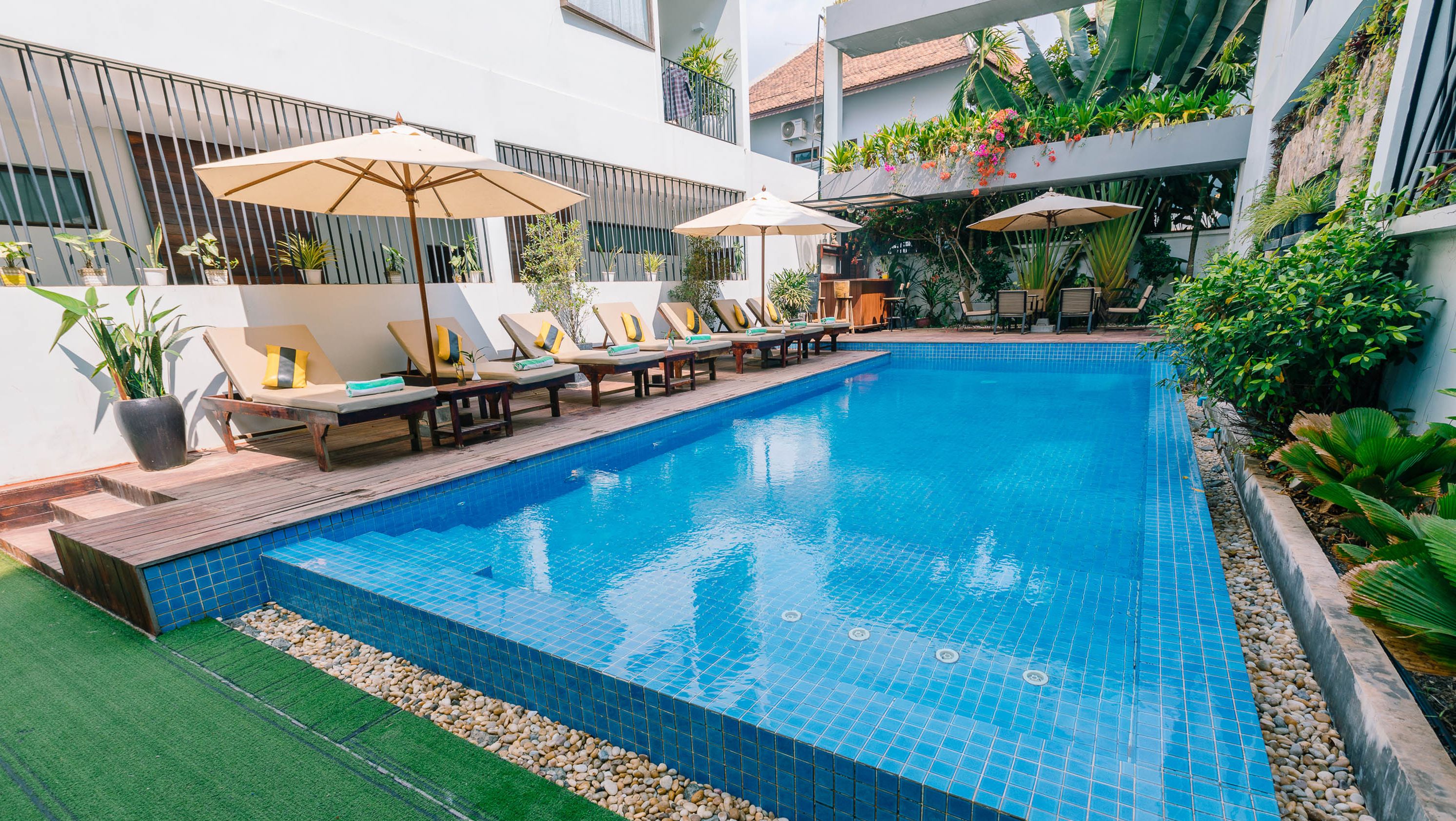 Outdoor pool, pool umbrellas