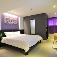 Desk, rollaway beds, free WiFi