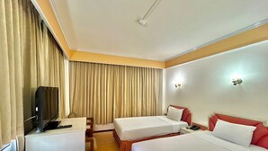 In-room safe, WiFi (free), bed sheets