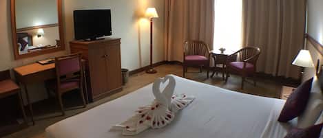 Superior Room | 迷你吧、房內夾萬、書桌、摺床/加床