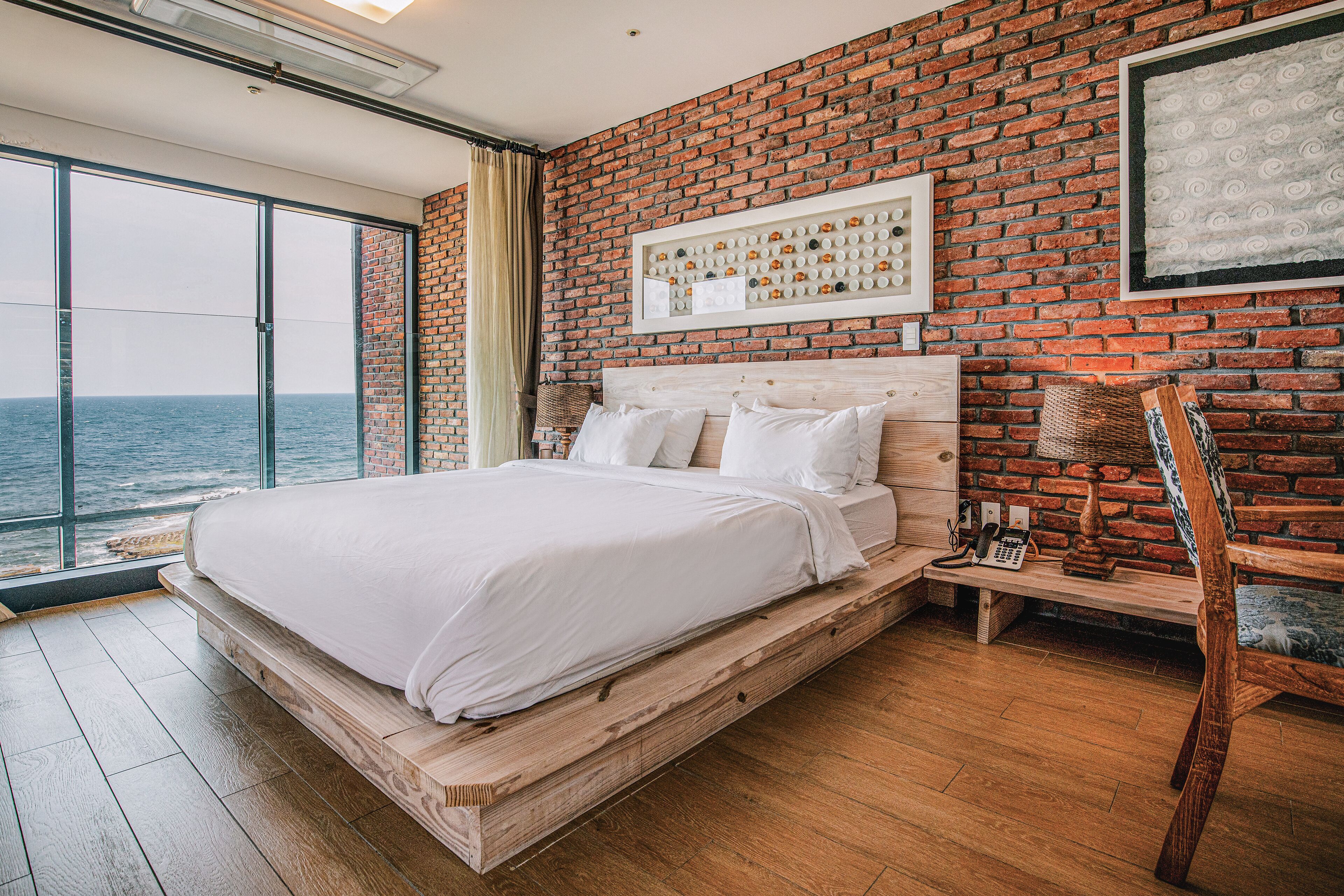 duplex, 1 king bed | in-room safe, blackout curtains