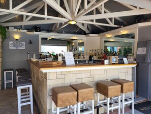 Bar (en la propiedad)