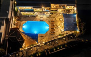 Seasonal outdoor pool, pool umbrellas, pool loungers - Sunset Beach Hotel (Hersonissos)