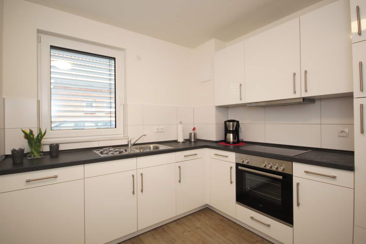 apartment, 2 bedrooms, annex building (suite 1 & 2) | private kitchen | microwave