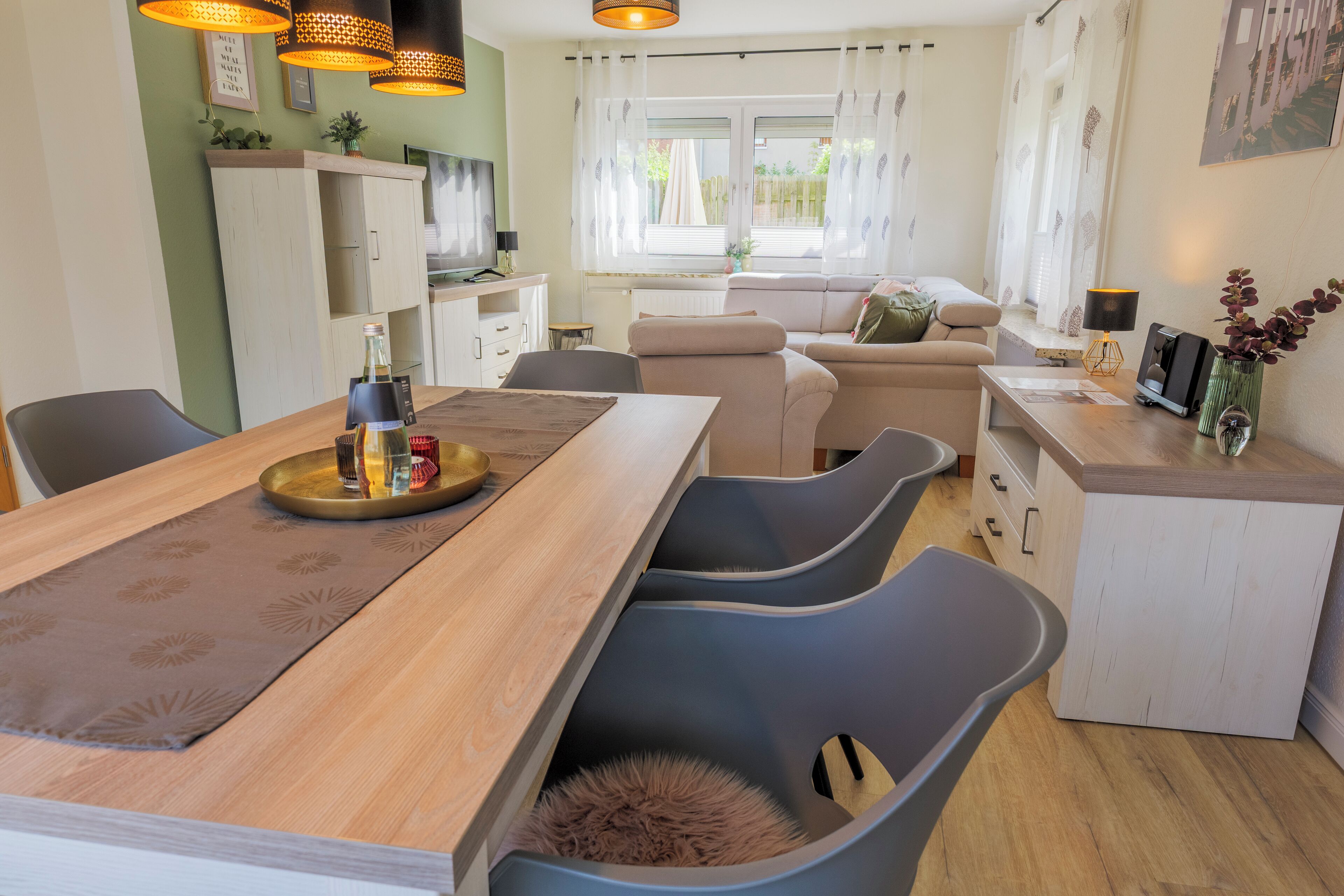 house mette | living area | flat-screen tv