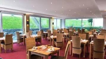 매일 뷔페 무료 아침 식사 포함