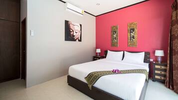 Minibar, in-room safe, free WiFi, bed sheets