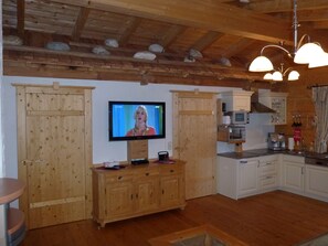 标准木屋, 2 间卧室 | 起居区 | 平板电视、壁炉、DVD 播放器