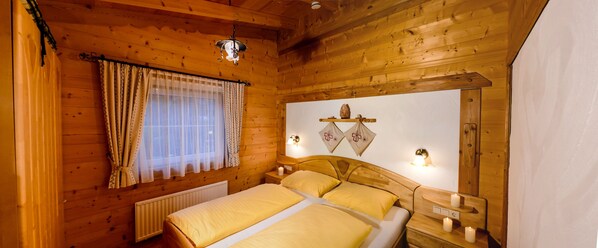 1 chambre, literie de qualité supérieure, couette en duvet d'oie