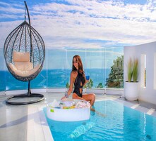 Infinity Suite with Heated Plunge Pool and Sauna - Sea view | 屋顶游泳池
