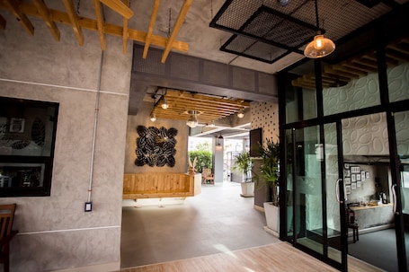 Check-in/check-out kiosk