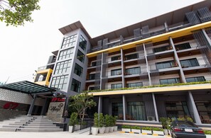 Front of property – evening/night - 3 Kwan Village (Chonburi)